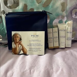 Pause Discovery Kit with Navy Bag-NWOT